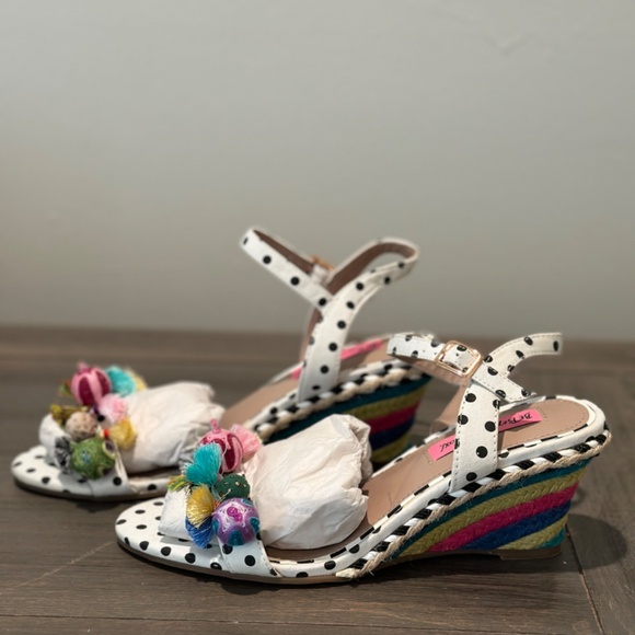 Betsy Johnson Polka Dot Koko Wedges - Picture 3 of 6